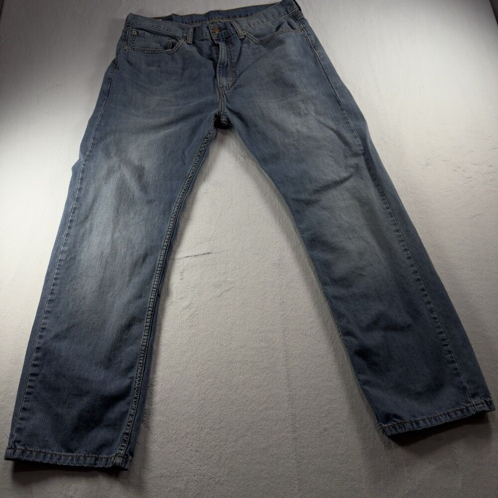 Levi's 505 jeans Men's Size 34x30 Regular Fit Straight Leg Color Light Blue
